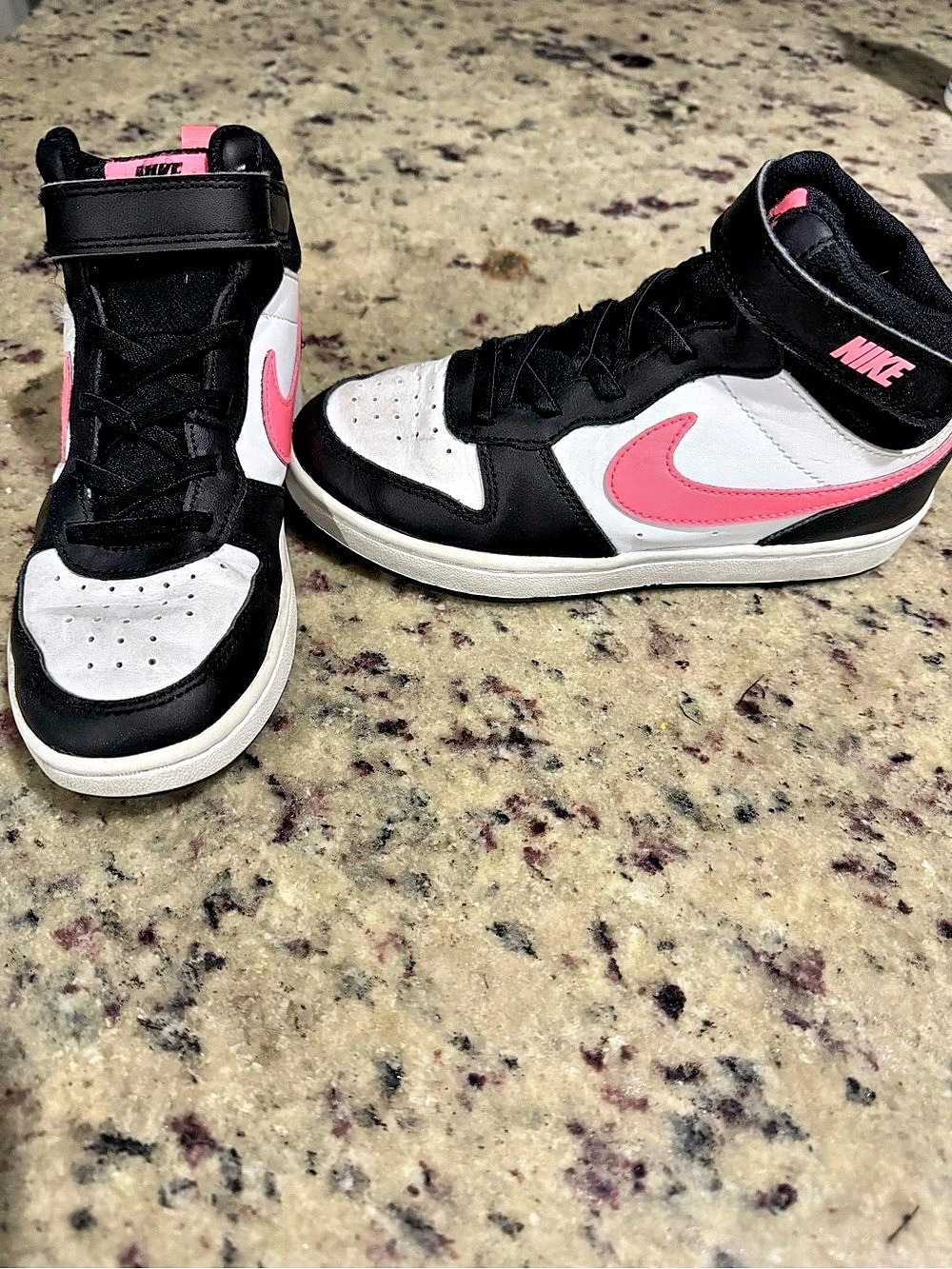 Nike Court Borough Mid 2 High-Top Sneakers Girls US 2Y Black & White